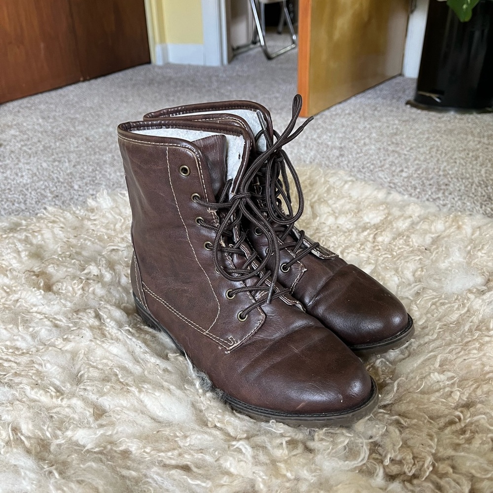 Brown prairie boots